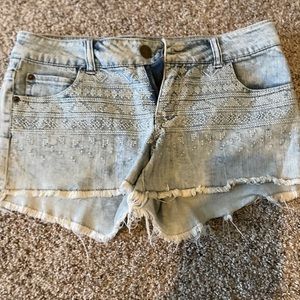 EUC size 27 Vintage Havana denim shorts